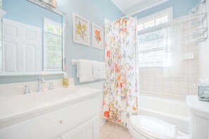 Shower, hair dryer - Steps to the Village | Chic Cottage with Beach Gear Credit (Saint Simons Island)