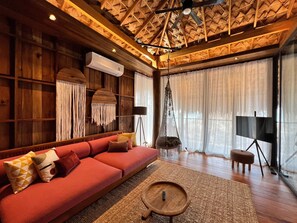 Luxury-Villa, 2 Schlafzimmer, eingeschränkter Meerblick | Wohnbereich