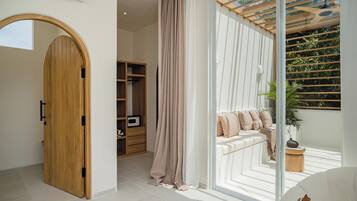 2 bedrooms, minibar, in-room safe, laptop workspace