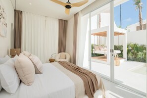 ลักซ์ชัวรี่วิลล่า, 3 ห้องนอน (Villa Gaia) | มินิบาร์, ตู้นิรภัยในห้องพัก, พื้นที่ทำงานแบบใช้แล็ปท็อป, ผ้าม่านกันแสง