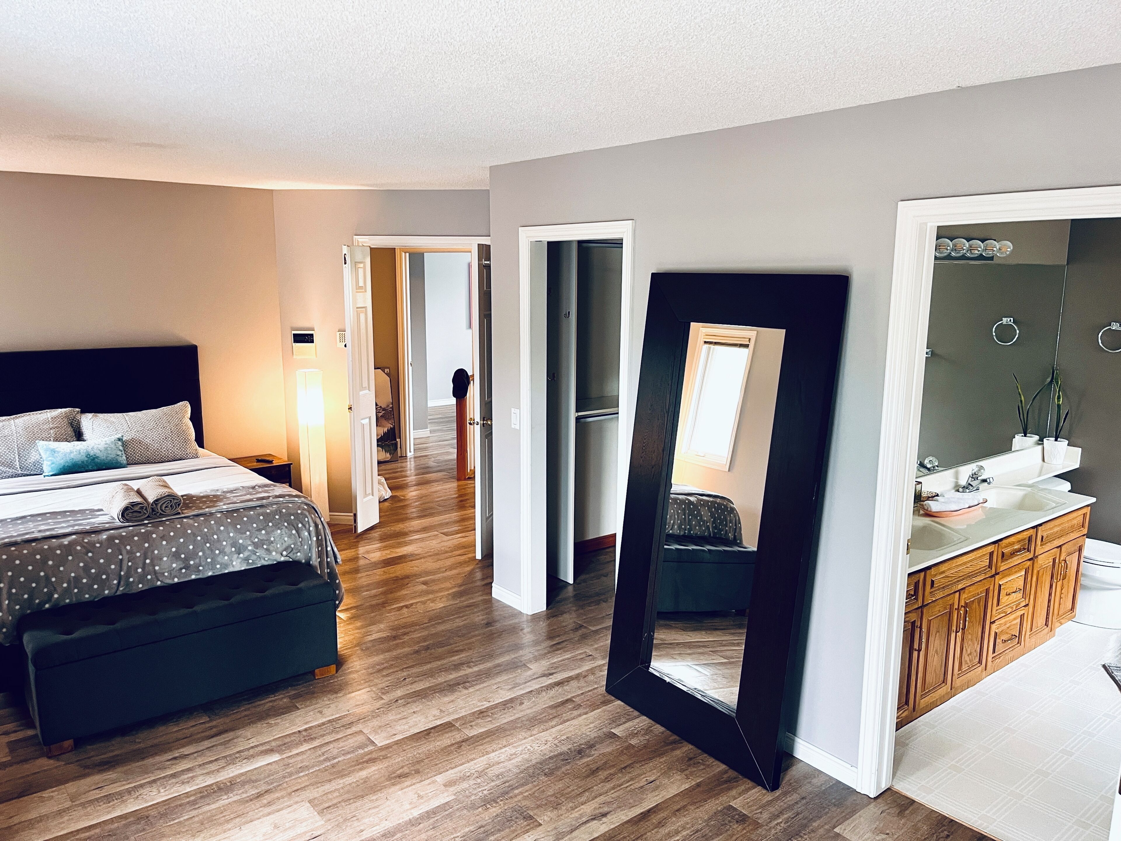 3 chambres, fer et planche à repasser, Wi-Fi gratuit, draps fournis