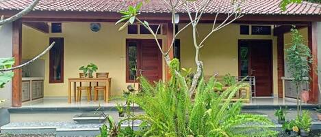 Standard Room | Living area