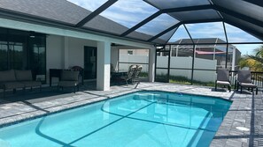 A heated pool - Spacious , comfortable private , heated pool home in Cape Coral central location (Cape Coral)