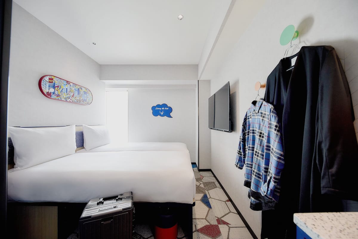 Studio, 2 Twin Beds (Side by Side) | 1 bedroom, in-room safe, desk, laptop workspace