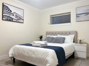 2 Schlafzimmer, Zimmersafe, Schreibtisch, kostenloses WLAN