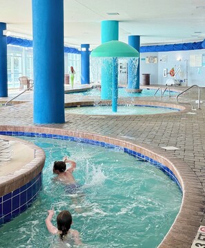 Piscine intérieure, piscine extérieure
