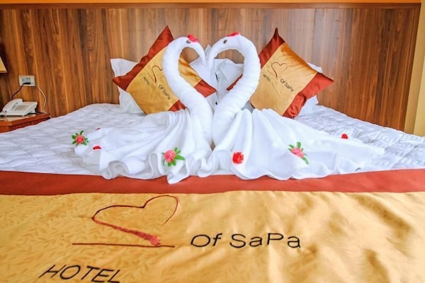 Quarto casal luxo | Cofres nos quartos, quartos à prova de som, Wi-Fi de cortesia