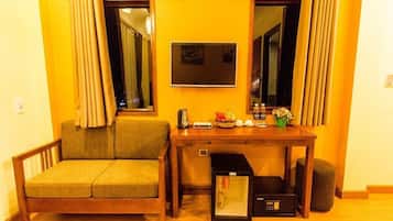 In-room safe, soundproofing, free WiFi