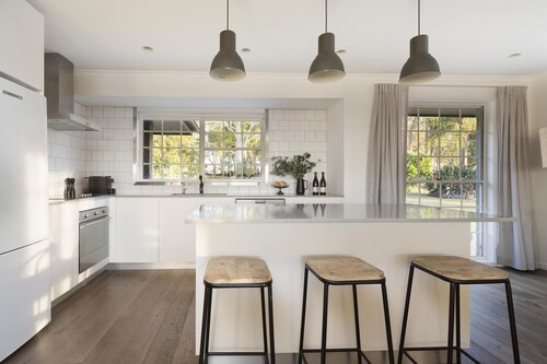 Harkham House - Stunning Property! 