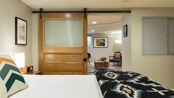 2 makuuhuonetta, työpöytä, silitysrauta/-lauta, Wi-Fi