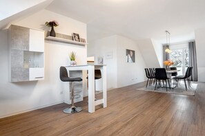 Dining - Apartment 'Fewo Nahner Loft' with Balcony (Osnabrück)