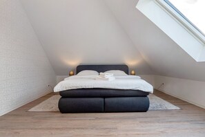 2 bedrooms, iron/ironing board, free WiFi, bed sheets - Apartment 'Fewo Nahner Loft' with Balcony (Osnabrück)