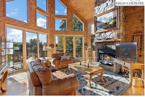 Smart TV y chimenea 