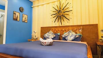 Family Room, 1 King Bed | Free WiFi, bed sheets