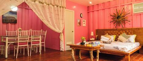 Free WiFi, bed sheets