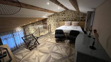 1 bedroom, travel crib, free WiFi, bed sheets