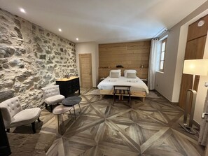 1 Schlafzimmer, Reisekinderbett, kostenloses WLAN, Bettwäsche