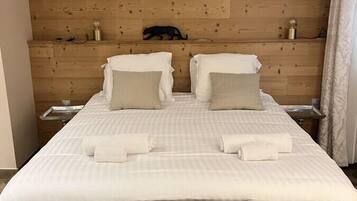 1 chambre, lit parapluie, Wi-Fi gratuit, draps fournis