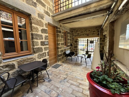 Le 19 - Patio Room 34m2 | Historic Center | Air Conditioning
