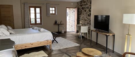 1 bedroom, travel crib, free WiFi, bed sheets