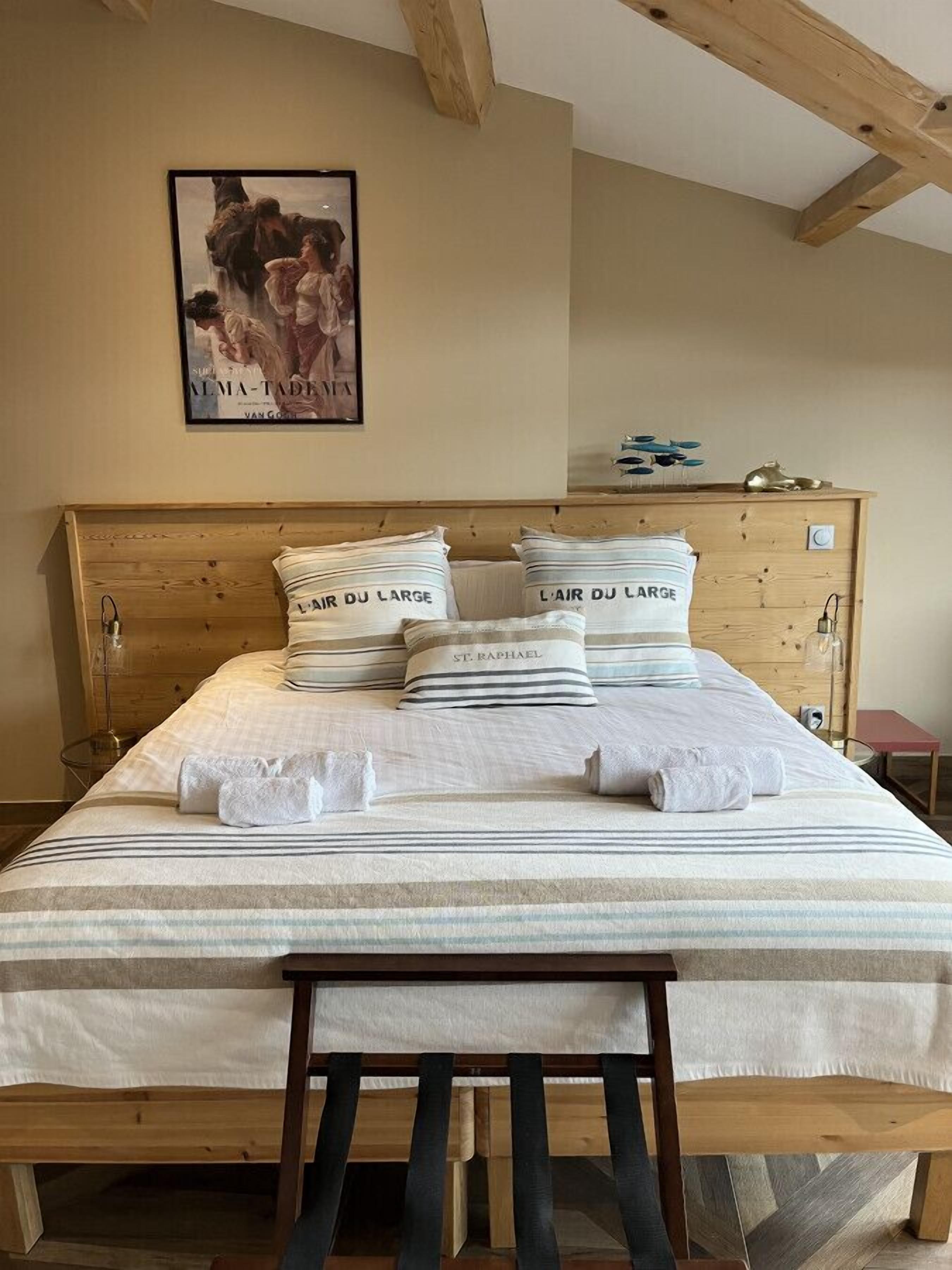 1 bedroom, travel crib, free WiFi, bed sheets