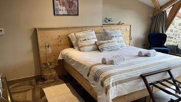 1 bedroom, travel crib, free WiFi, bed sheets