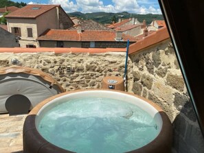 Baignoire à remous extérieure