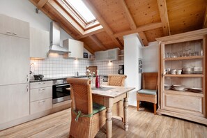 Kühlschrank, Ofen, Herdplatte, Geschirrspüler