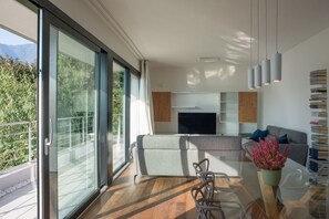 TV - VIlla Olivo - MyHomeinComo (Blevio)