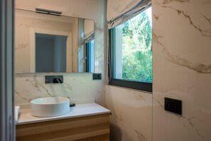 Shower, hair dryer, bidet, shampoo