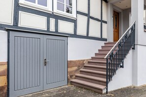 Exterior detail - Apartment 'Ferienwohnung Ederblick' with Balcony and Wi-Fi (Wabern)