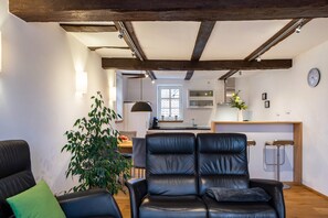 TV - Apartment 'Ferienwohnung Ederblick' with Balcony and Wi-Fi (Wabern)