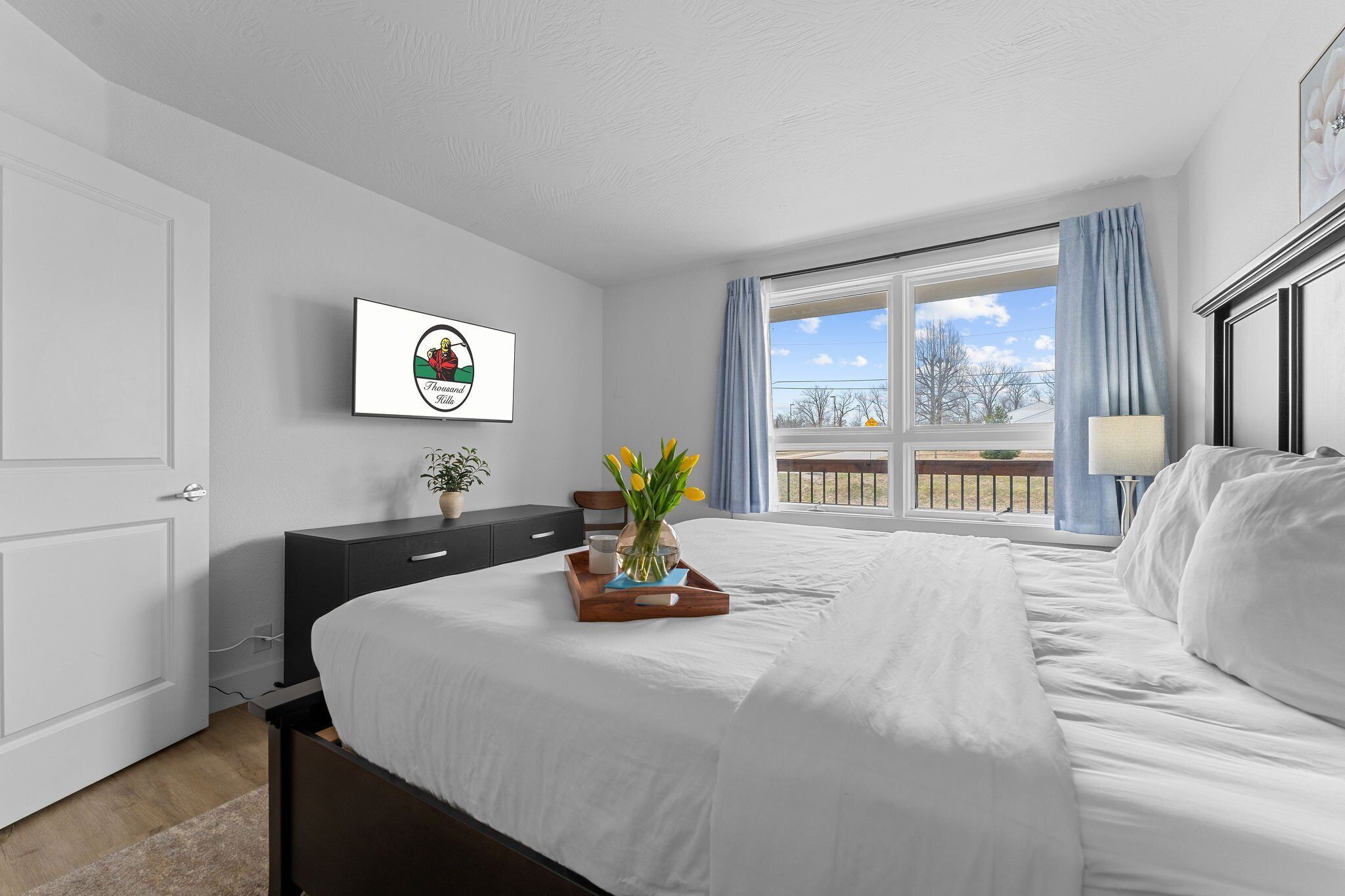 1 slaapkamer, een strijkplank/strijkijzer, gratis wifi, beddengoed