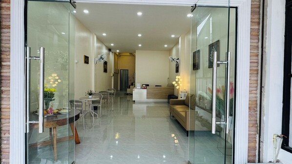 Lobby sitting area - Vientiane BB Hotel (Vientiane)