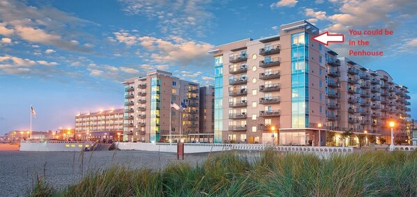 Exterior - 3-bedroom penthouse at Worldmark Seaside Wi-Fi, pool, Hot Tubs, fitness room (Seaside)