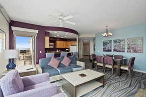 Smart TV - 3-bedroom penthouse at Worldmark Seaside Wi-Fi, pool, Hot Tubs, fitness room (Seaside)