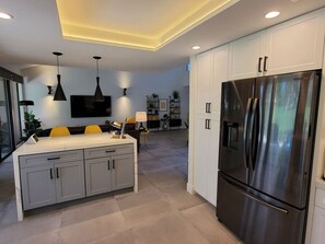 Interior - Upscale mid-century on the green. Private Hot Tub (Palm Desert)