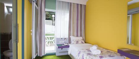 Standard Single Room | Premium bedding, laptop workspace, free WiFi, bed sheets