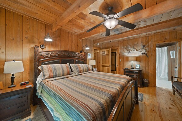 1 bedroom, individually decorated, individually furnished, bed sheets