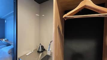 Apartment | 2 bedrooms, blackout drapes, iron/ironing board, free WiFi