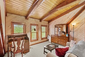House, Multiple Beds, Patio, Mountain View (Stoneledge Manor) | Interior