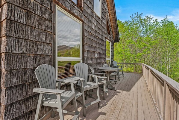 Outdoor dining - Stoneledge Manor (Banner Elk)