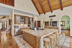 House, Multiple Beds, Patio, Mountain View (Stoneledge Manor) | Private kitchen | Coffee/tea maker - Stoneledge Manor (Banner Elk)