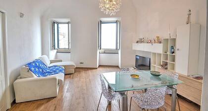 Appartamento Enos: A graceful apartment in a quiet position, situated at a short distance from the Cathedral of Amalfi, with Free WI-FI.
