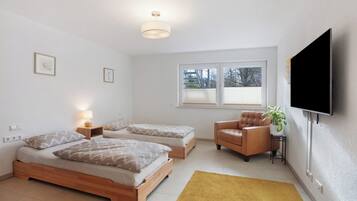 2 slaapkamers, een strijkplank/strijkijzer, gratis wifi, beddengoed