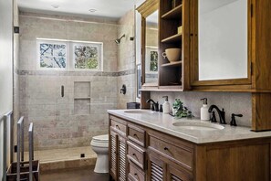 Shower, hair dryer, towels, shampoo - Historic 5BR | Lakefront Cabins w/ Dock | Fire Pit (Lake Travis)