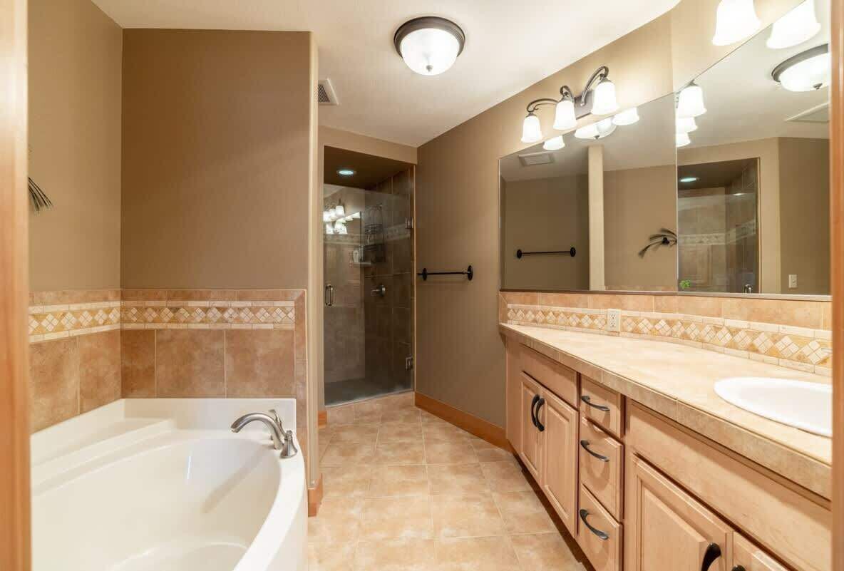 Sèche-cheveux, serviettes fournies