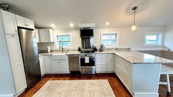 Coffee/tea maker, microwave, oven, stovetop