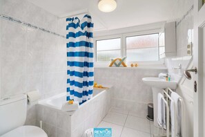 Douche, sĂšche-cheveux