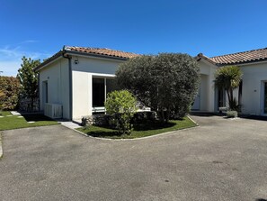Exterior - Villa at the gateway to Aveyron with pool and spa (Albias)